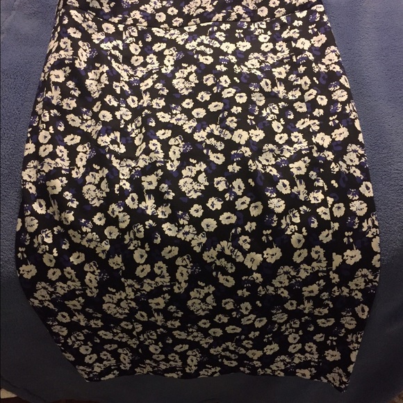 Floral midi skirt - Picture 2 of 2